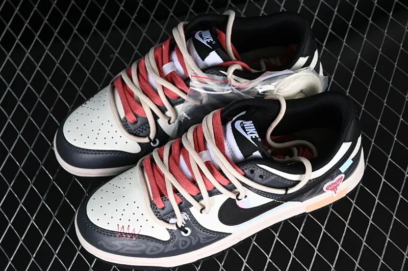 All Categories Nk SB Dunk Series Nk SB Dunk Low Low-top sneakers Nk Dunk Low Panda Prank Psychedelic Love Panda Distressed SB strap low-top casual sneakers DD1391-100